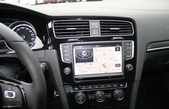 First Drive: 2016 Volkswagen Golf R | Driving