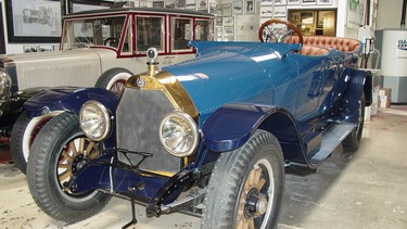 The Owen Magnetic had an electric five-speed transmission and was costly at $6,000.