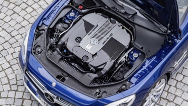 Mercedes-AMG SL 65, Brilliantblau, V12-Biturbomotor, 463 kW (630 PS), 
1000 Nm