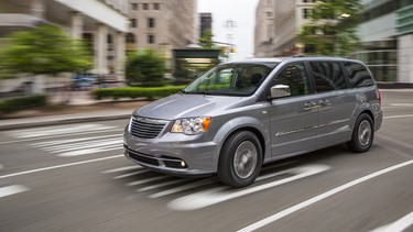 Fiat Chrysler isn't giving up on the minivan market ... yet.