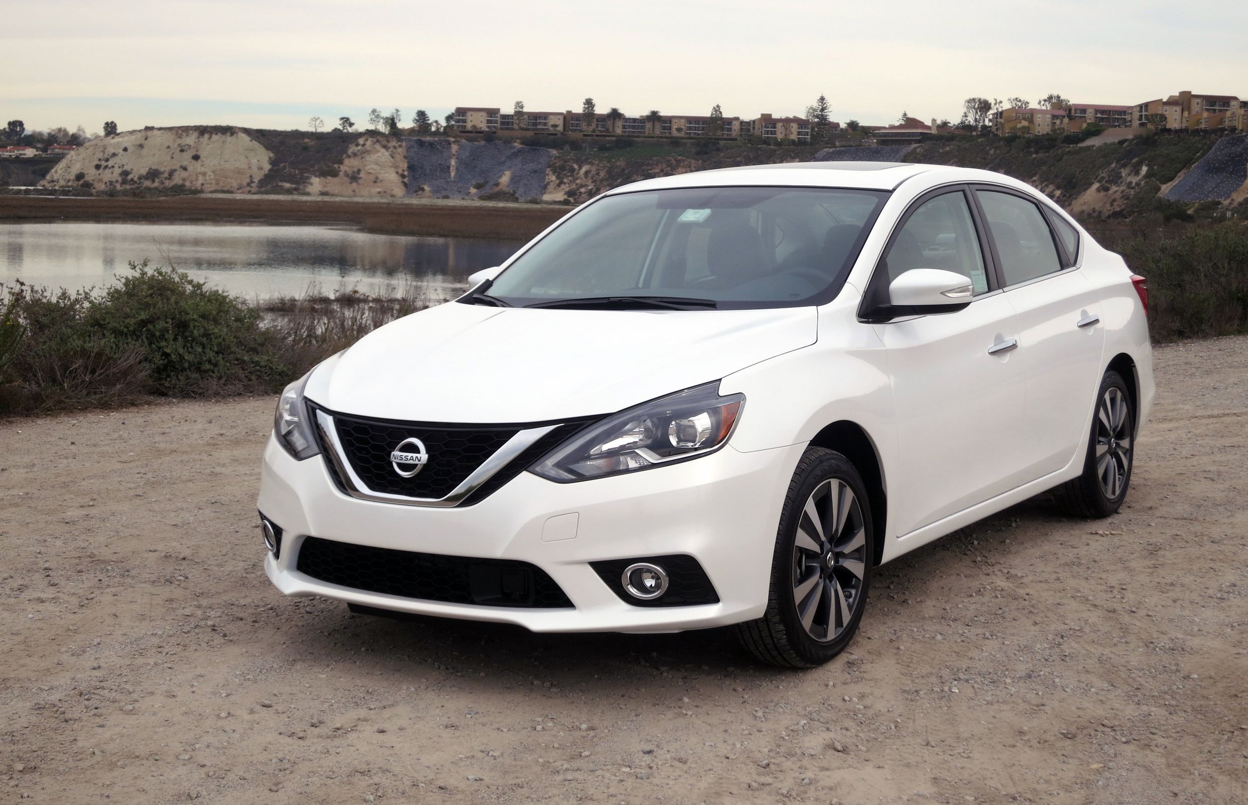 First Drive: 2016 Nissan Sentra | Driving