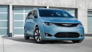 2017 Chrysler Pacifica Hybrid.