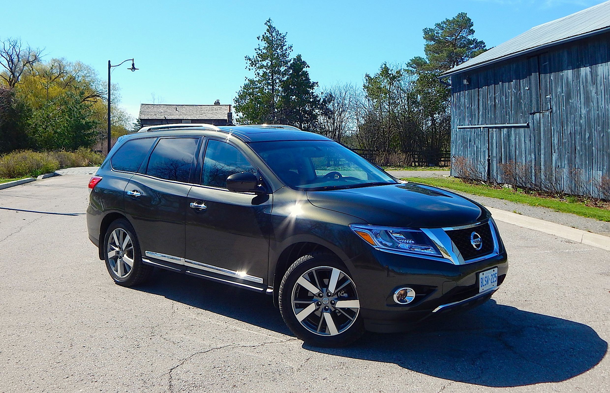 SUV Review: 2016 Nissan Pathfinder Platinum 4WD | Driving