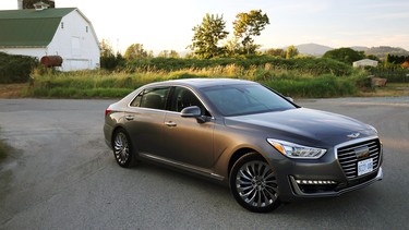 2017 Genesis G90