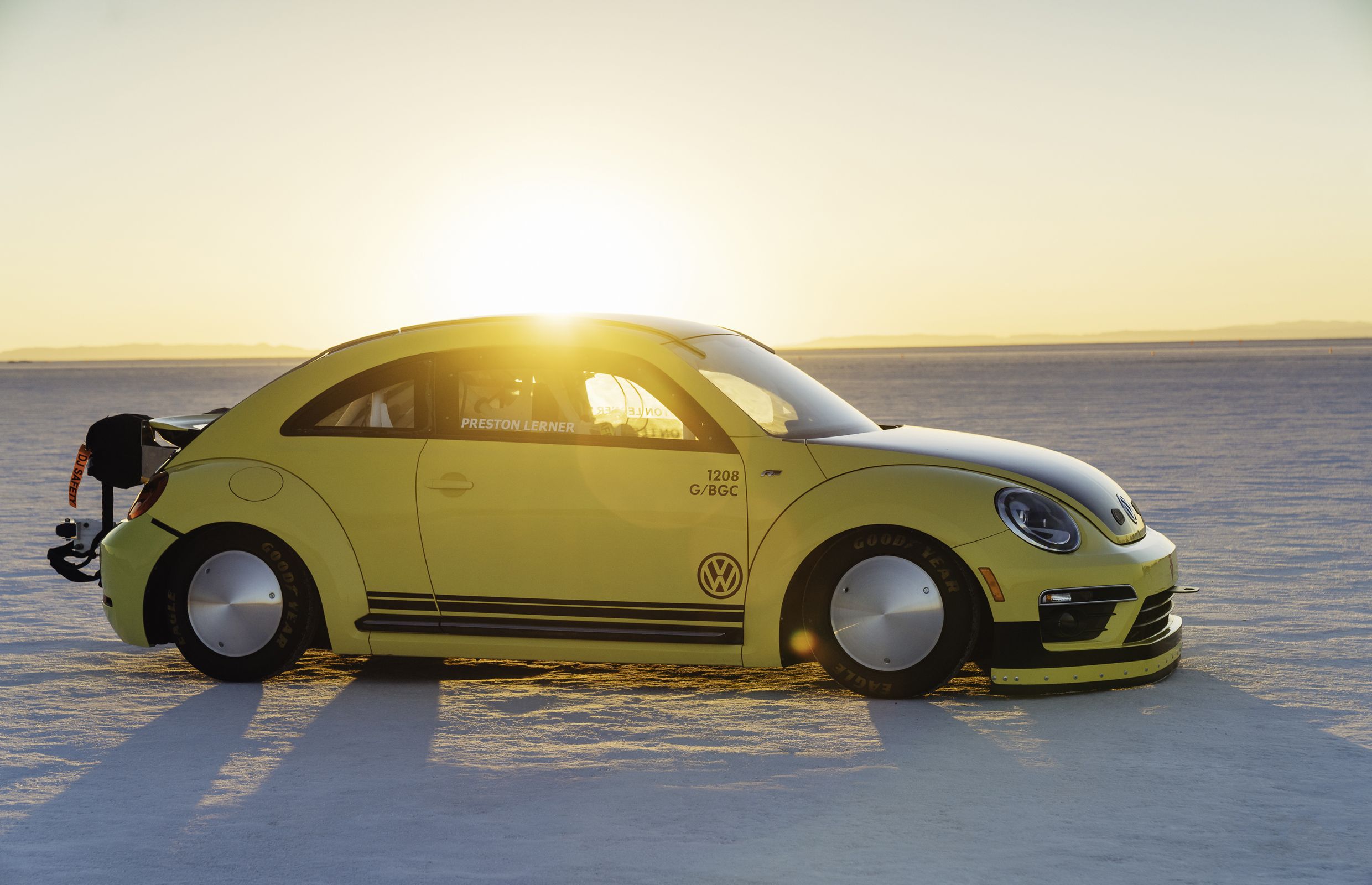 World's fastest Volkswagen Beetle can do 205 MPH Driving