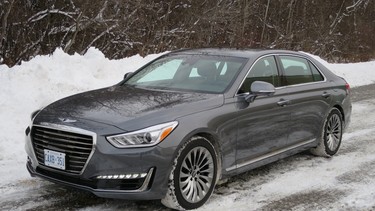 2017 Genesis G90