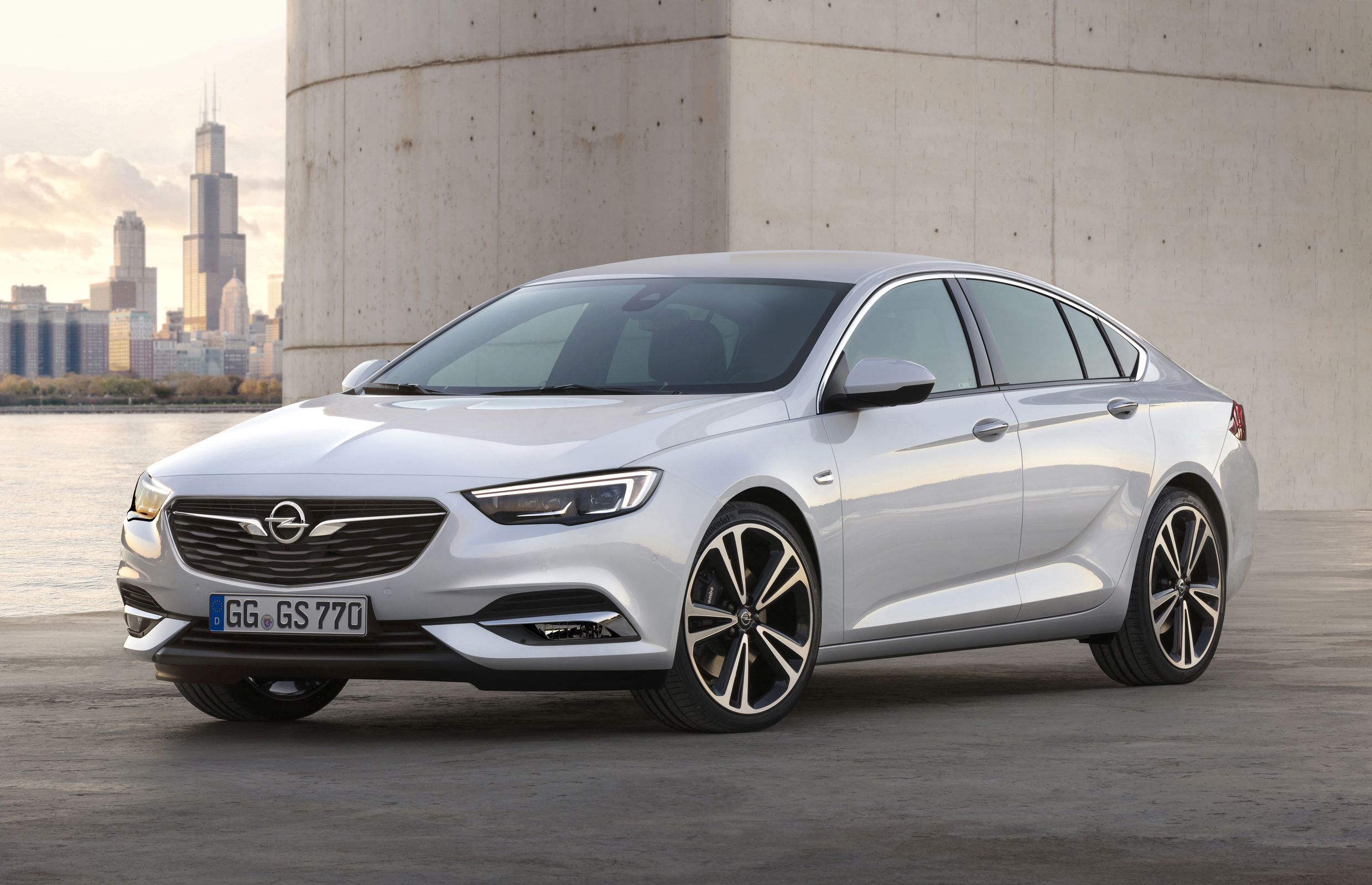 Opel Insignia Review - Drive