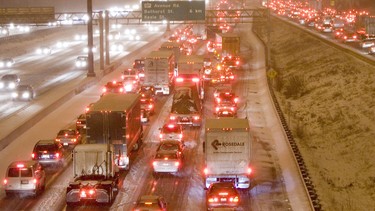 Winterís first snarl. Snowstorm hammers southern Ontario, leaves Toronto in gridlock. Today's foul weather caused huge delays along the 401.