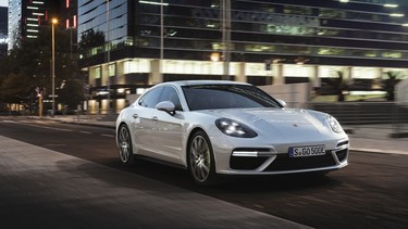 2018 Porsche Panamera Turbo 4S E-Hybrid