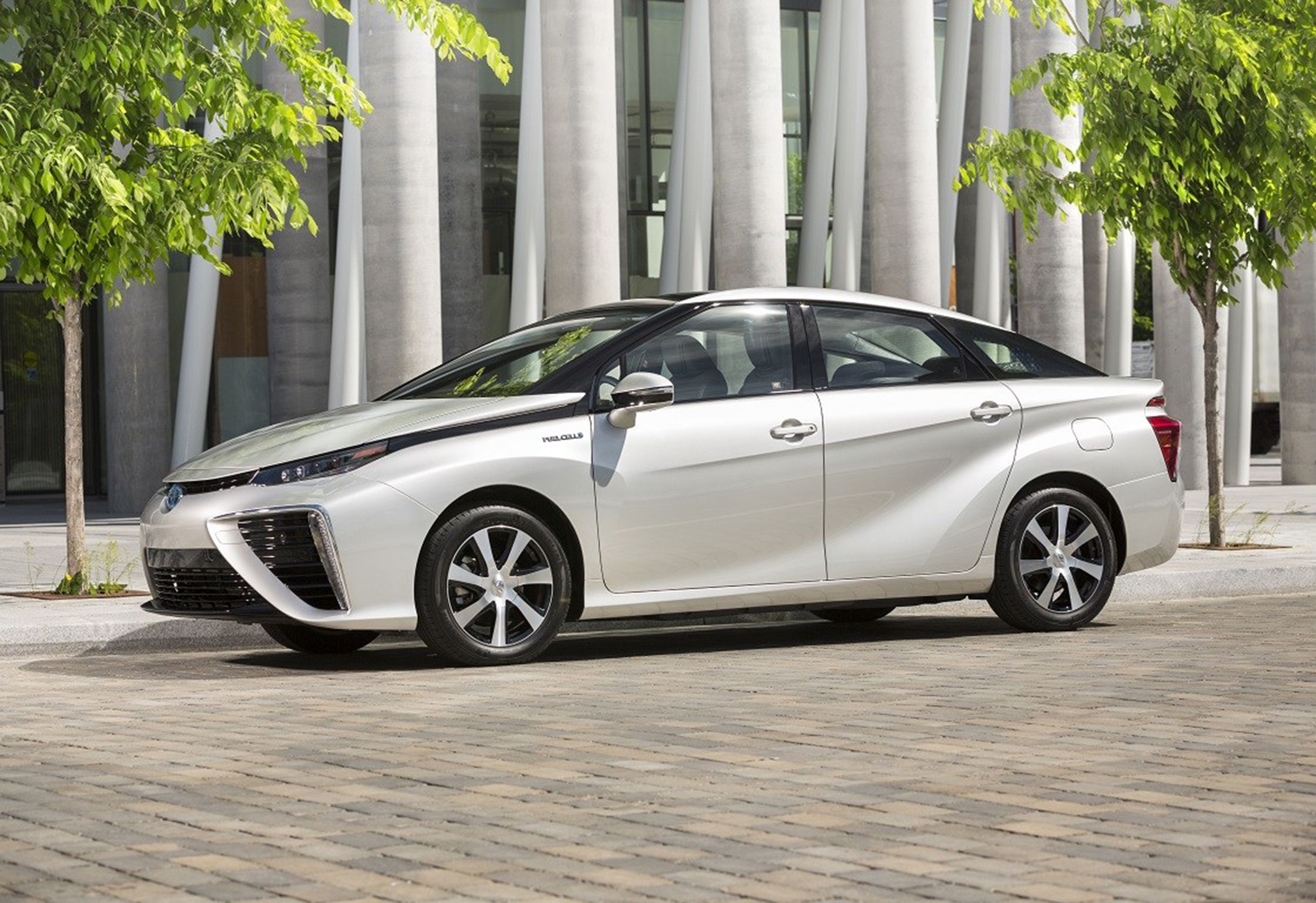 Toyota bringing hydrogen fuel cell cars to Quebec Driving