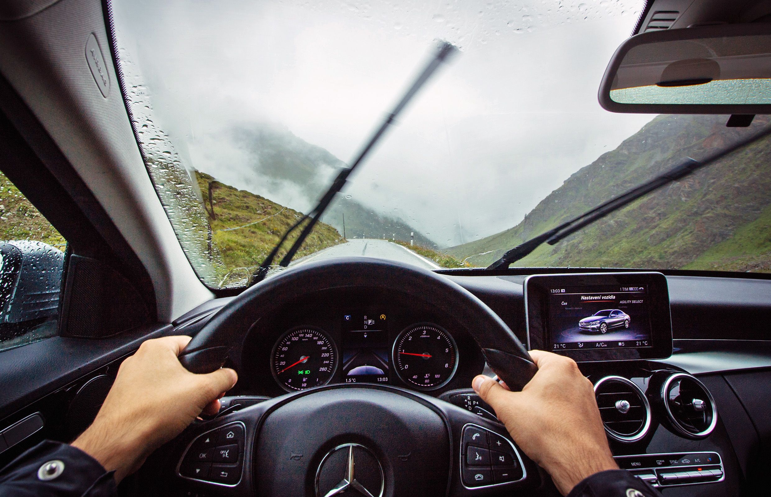 top-10-tips-for-driving-in-rain-driving