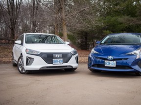 2017 Hyundai Ioniq vs. 2017 Toyota Prius