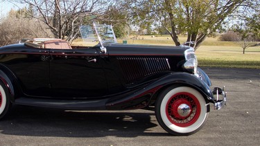 Steve Staysko's beautiful 1934 Ford Model 40 Deluxe Roadster