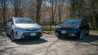 2017 Kia Niro vs. 2017 Toyota Prius V