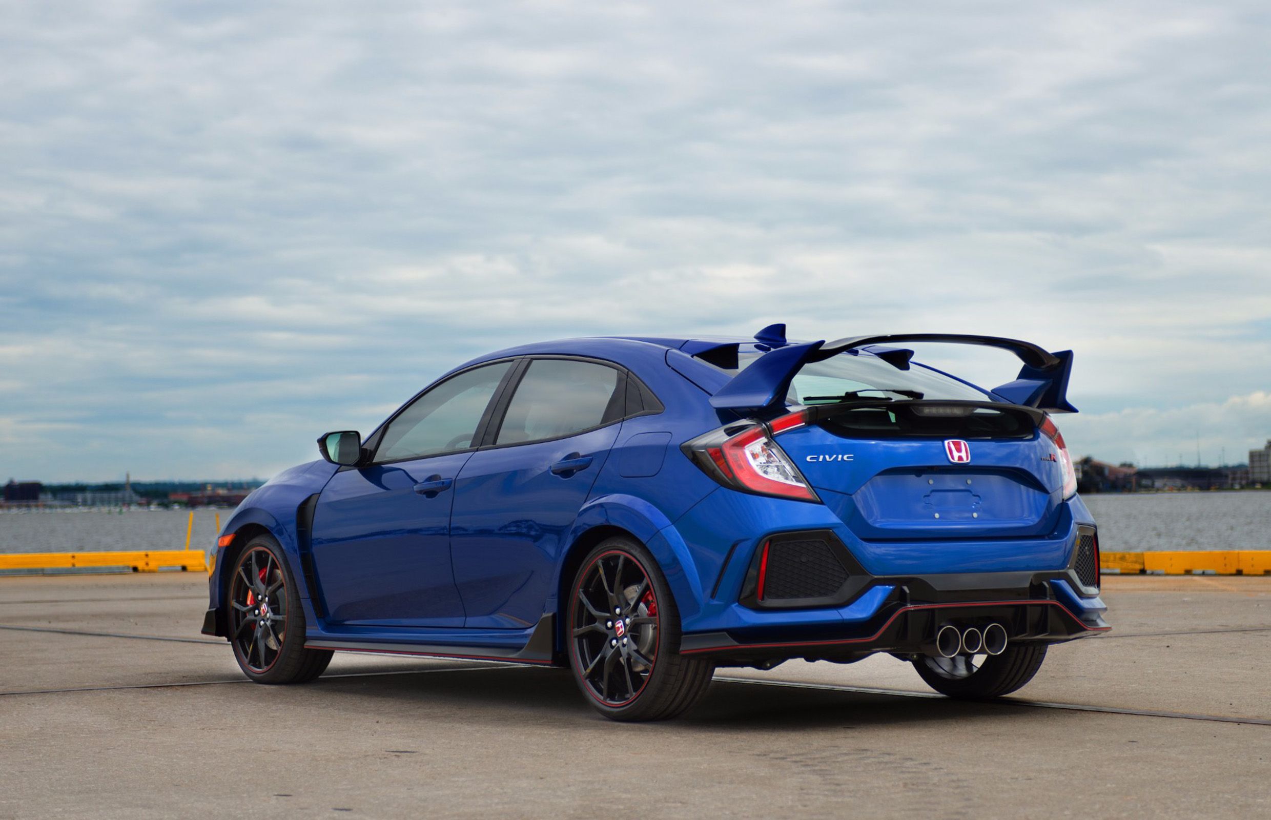 First 2018 Honda Civic Type R sells for US$200,000 at auction | Driving