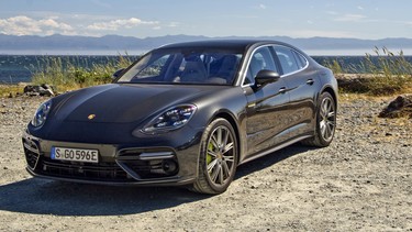 2018 Porsche Panamera Turbo S E-Hybrid