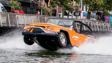 Onlookers in Dublin’s city centre couldn’t quite believe their eyes when they saw a car literally driving up the River Liffey!