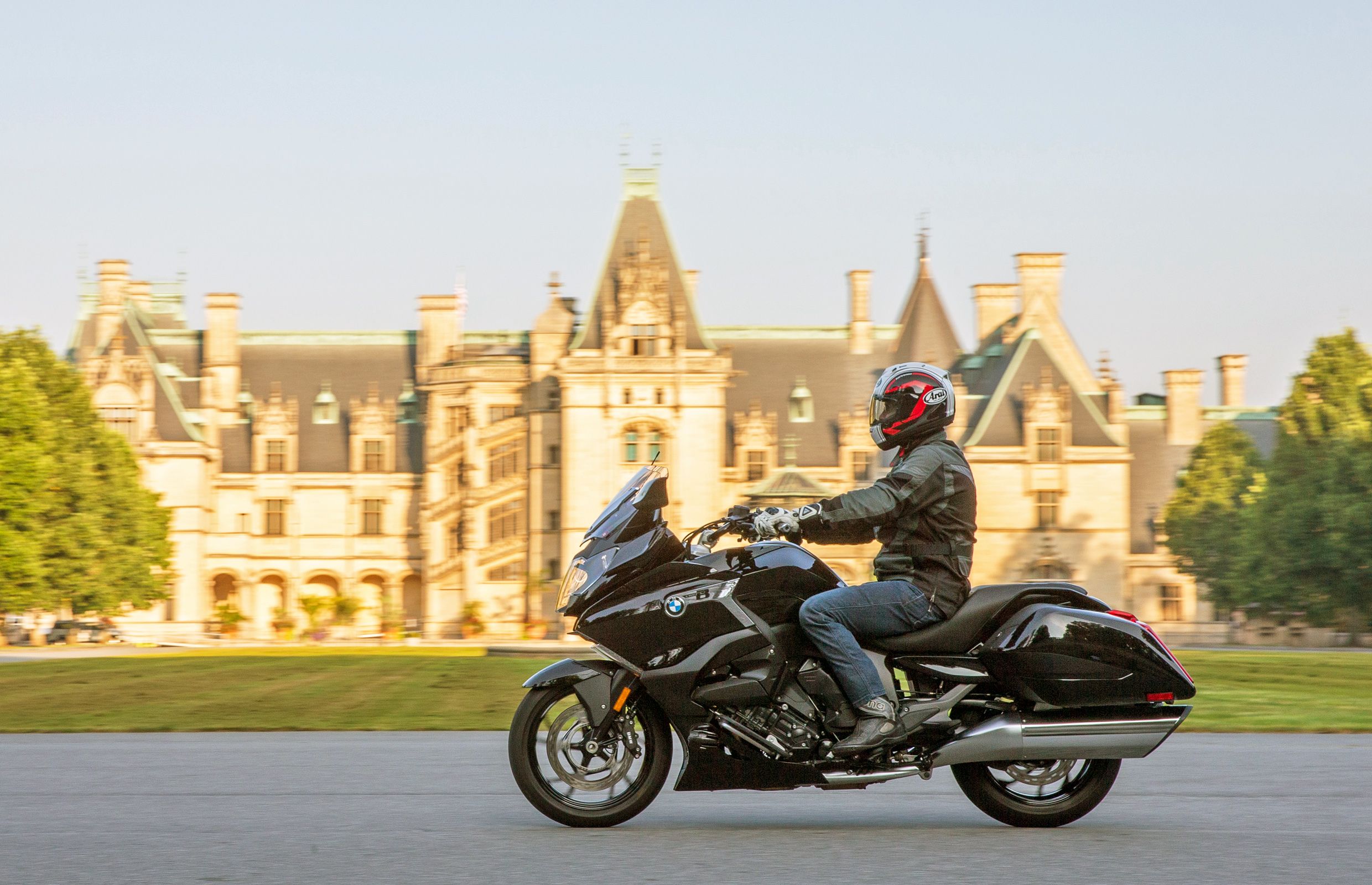 First Ride: 2018 BMW K1600 B | Driving