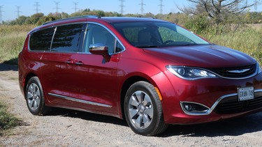 2017 Chrysler Pacifica Hybrid