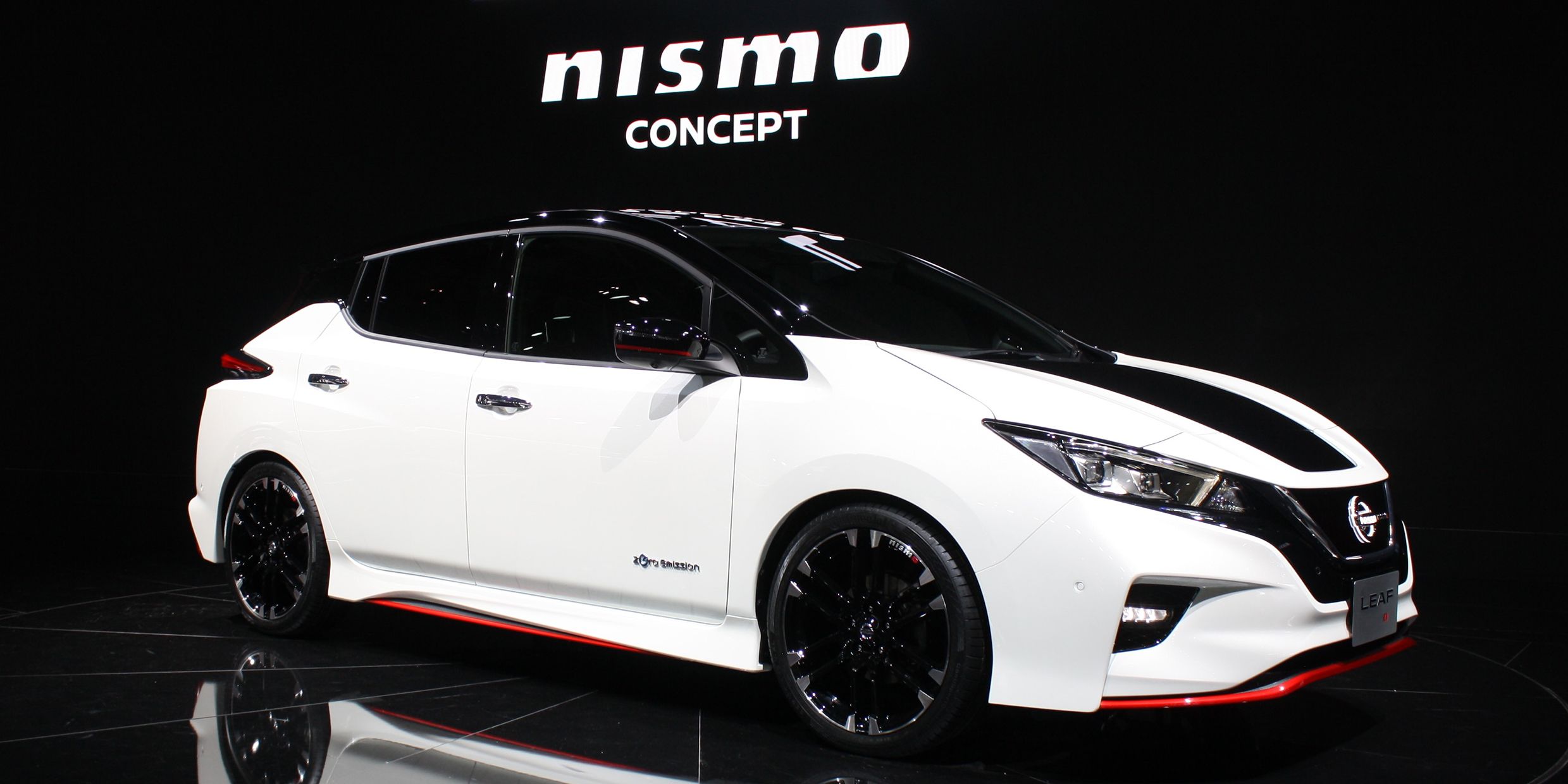 Nissan unveils Leaf Nismo at 2017 Tokyo Motor Show Driving