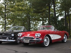 1956 Ford Thunderbird vs 1959 Chevrolet Corvette