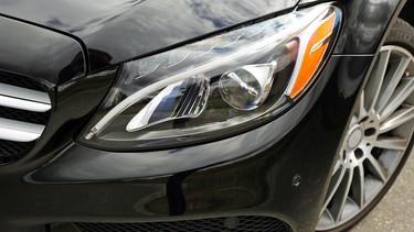 The 2015 Mercedes-Benz C400 features levelling LED headlamps and LED daytime running lights.