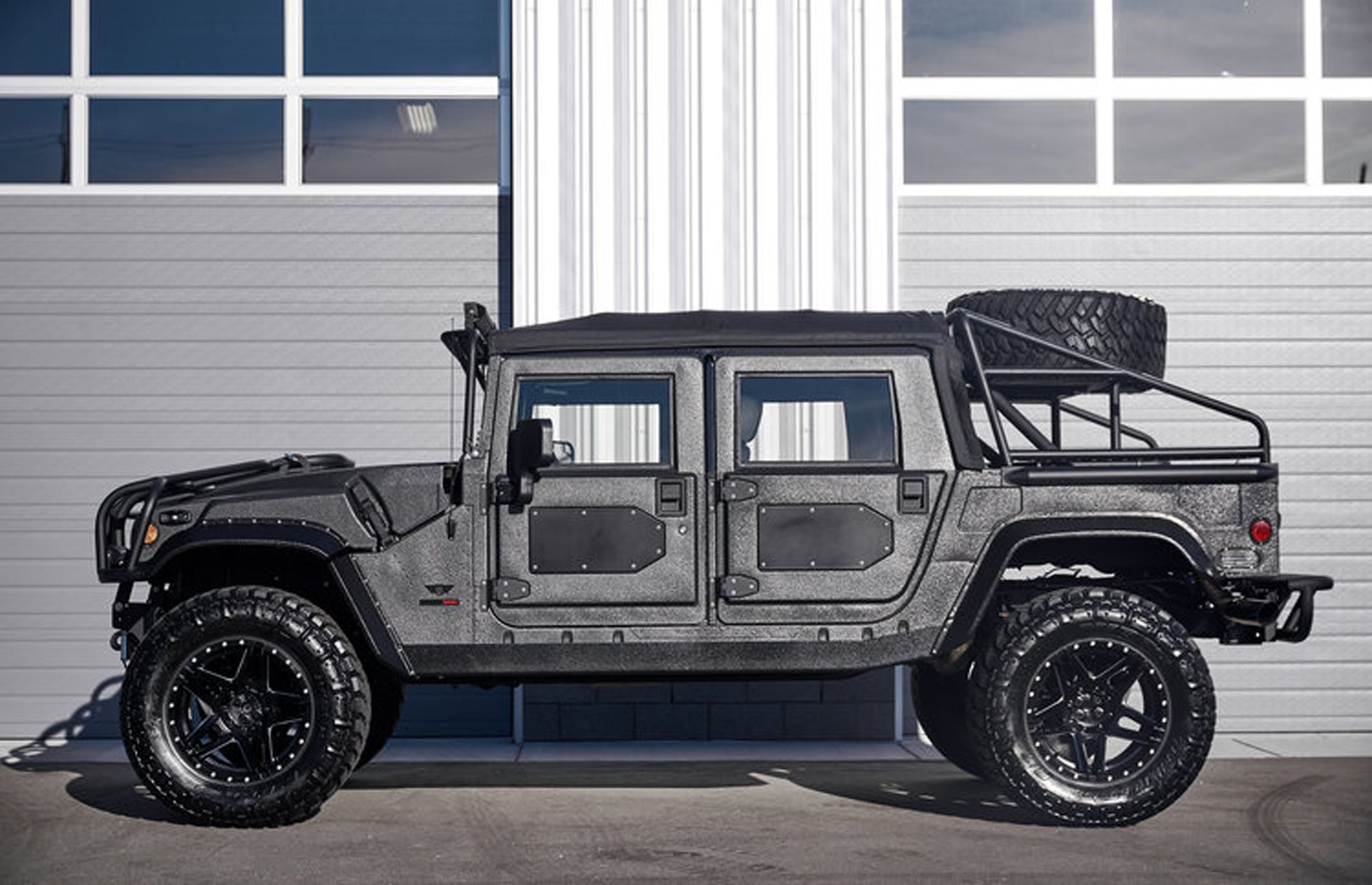 Kansas company offering superluxe Hummer H1s Driving