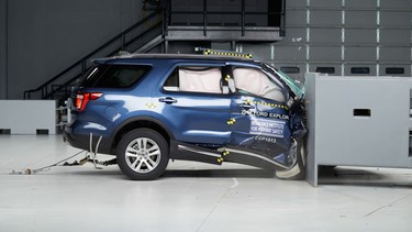 Ford Explorer crash test