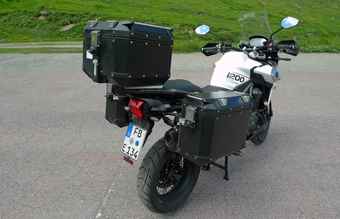 triumph tiger 1200 xca vs bmw r1250gs