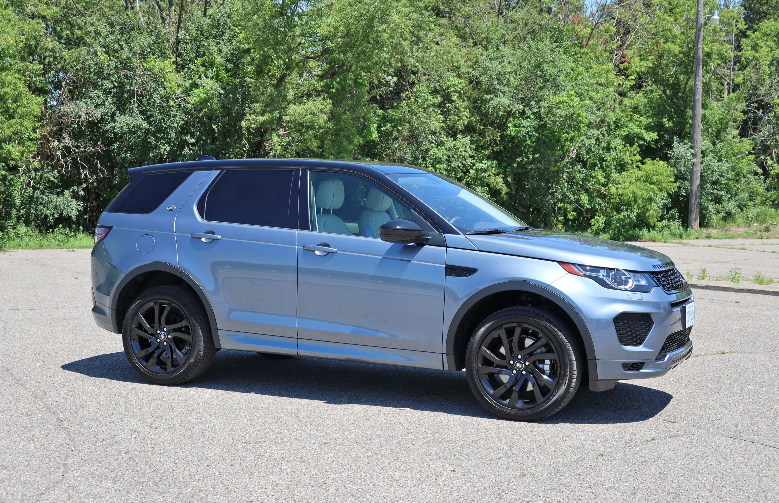 Video Review: The Land Rover Discovery Sport Is Meant to Get Muddy - The  New York Times