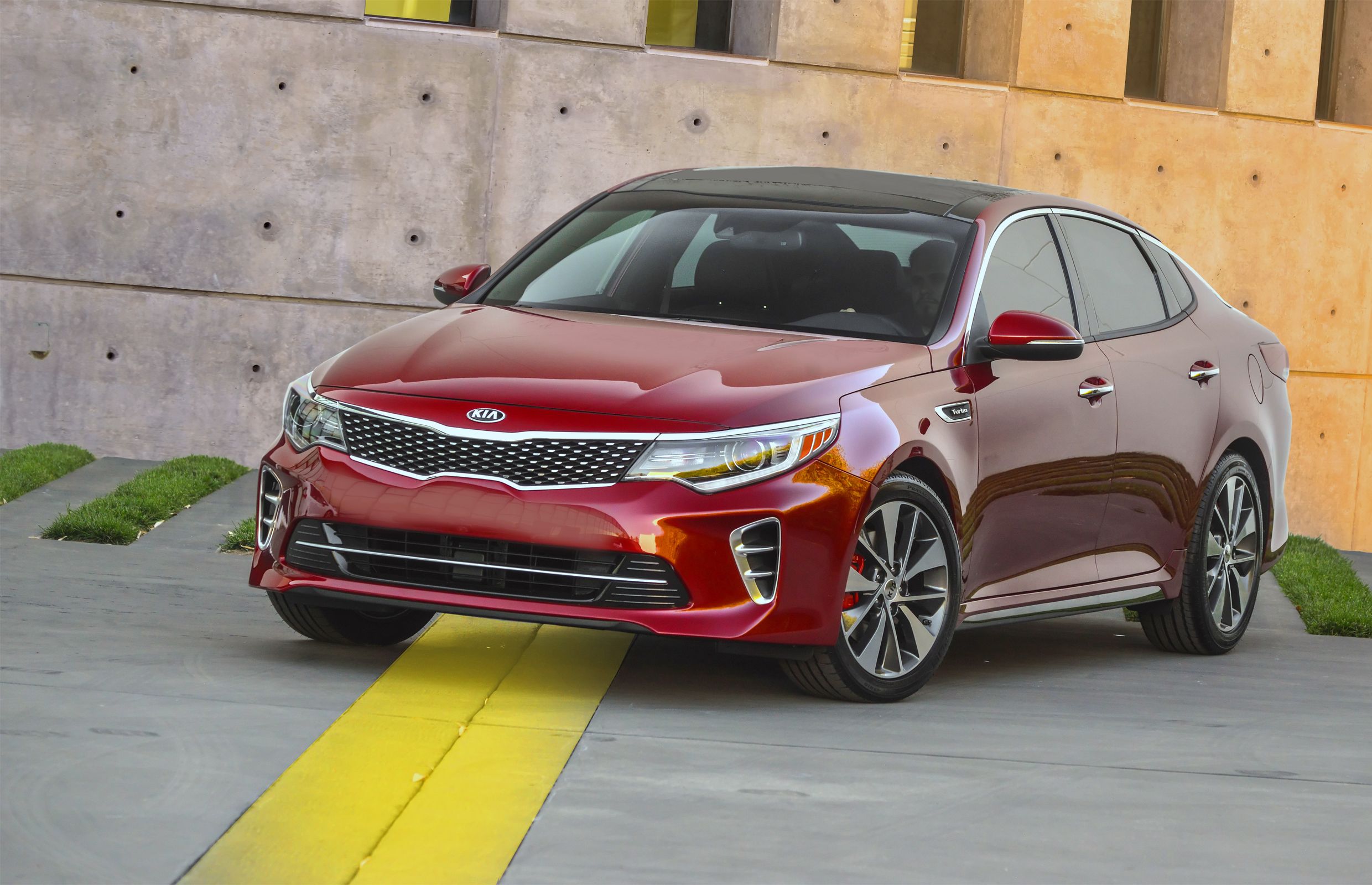 Used Guide: 2016-2020 Kia Optima | Driving