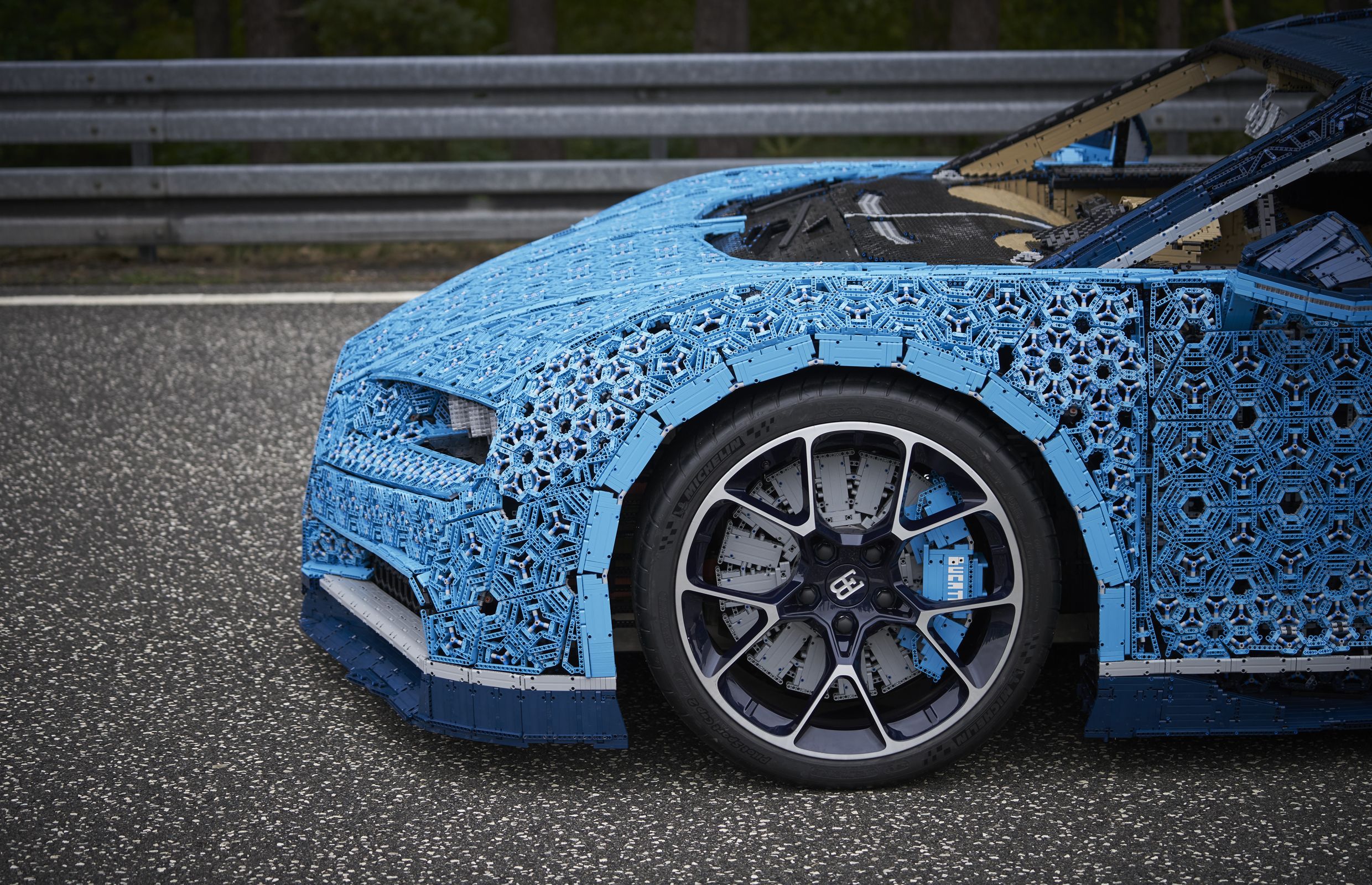 Life size lego hot sale bugatti chiron price