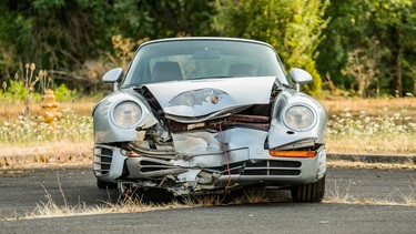 A crashed 1987 Porsche 959 Komfort.