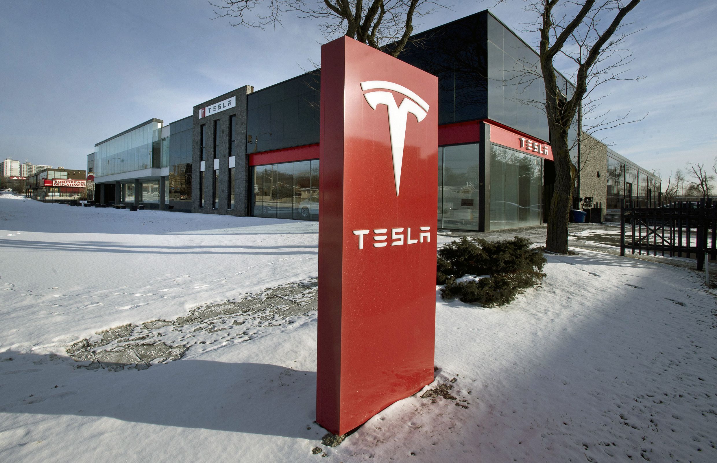 tesla-files-suit-against-ontario-government-over-cancelled-ev-rebates