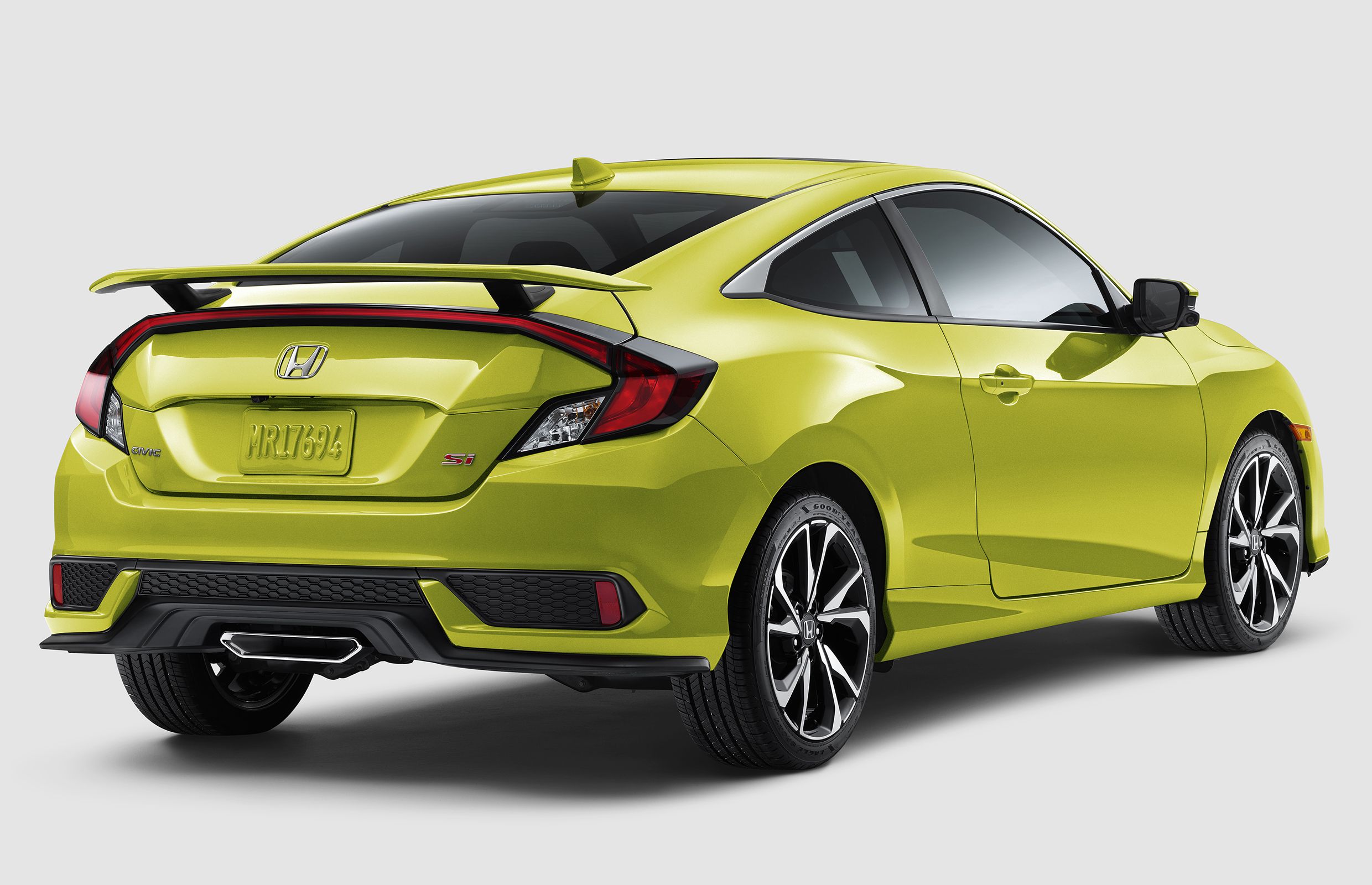 The 2019 Honda Civic Si Now Fits A Big Gulp Driving