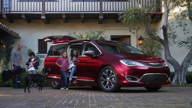 A 2018 Chrysler Pacifica minivan