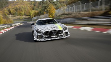 Das limitierte Sondermodell Mercedes-AMG GT R PRO wurde in zahlreichen Details für noch mehr Rennstrecken-Performance geschärft. Dabei flossen die Erfahrungen aus dem erfolgreichen Customer Racing Engagement mit AMG GT3- und AMG GT4-Rennfahrzeugen ein.;Kraftstoffverbrauch kombiniert: 12,4 l/100 km; CO2-Emissionen kombiniert: 284 g/km*

The limited-edition special AMG GT R PRO model was modified in numerous details to deliver even more racetrack performance. This incorporated the findings from our successful Customer Racing activities with AMG GT3 and AMG GT4 racing cars.;combined fuel consumption: 12.4 l/100 km; combined CO2 emissions: 284 g/km*