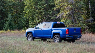 The 2019 Z71 Trail Runner begins with the Colorado Z71 off-road package and adds the underbody protection of the Colorado ZR2. Changes include stamped aluminum front and mid skid plates, functional rocker protection and Goodyear Duratrac tires.