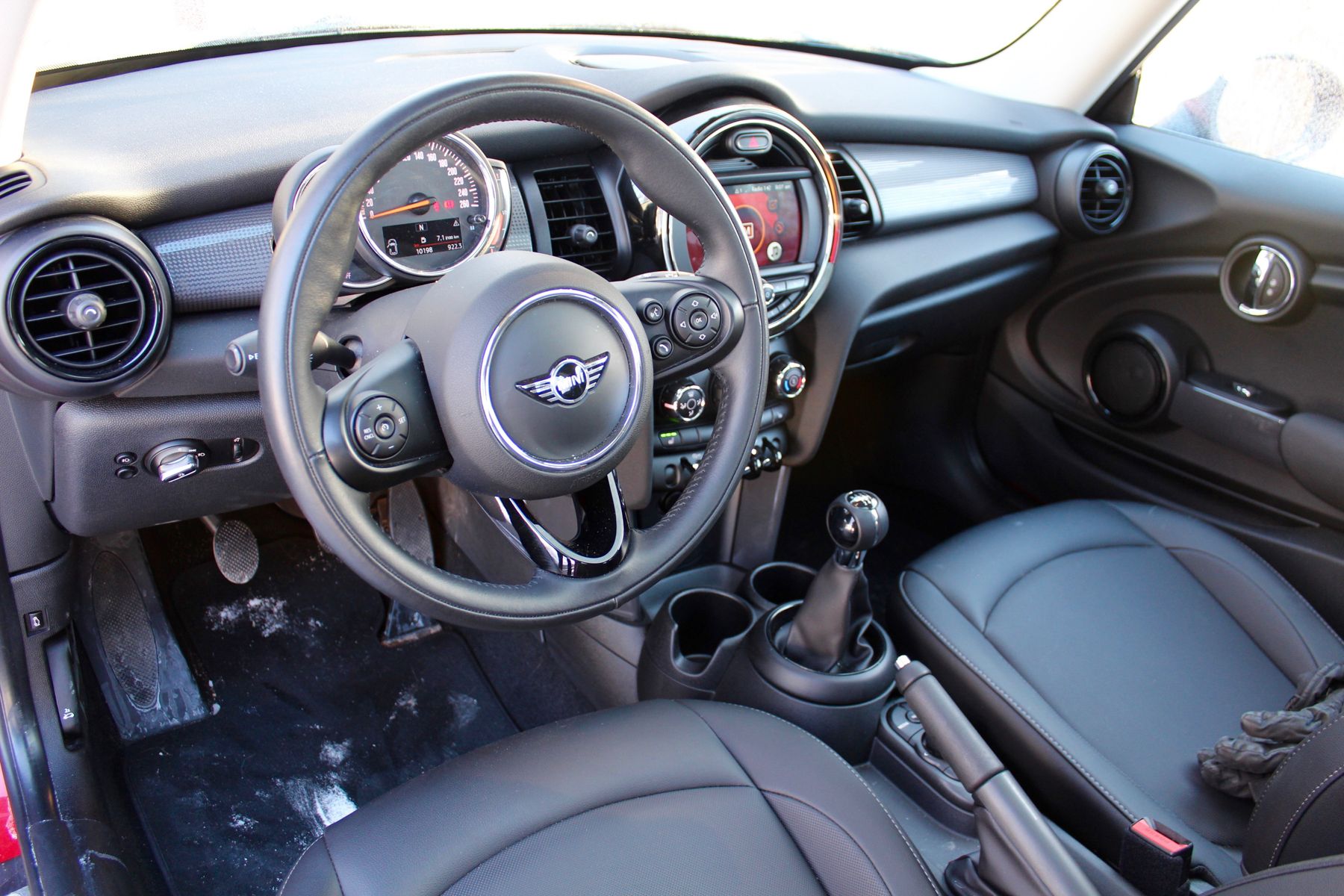 Mini is bringing back its manual transmissions | Driving