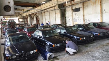 11 BMW E34s found in a barn in Bulgaria