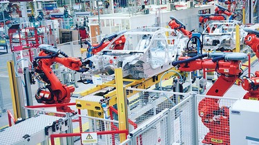 An image of a Jaguar factory assembly line from September 2017, showcasing the company's use of aluminum in car construction.