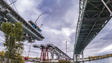 Champlain Bridge, in Montreal on Thursday October 25, 2018, will be completed by December 21 but it won't be open to traffic until the summer of 2019 at the latest.