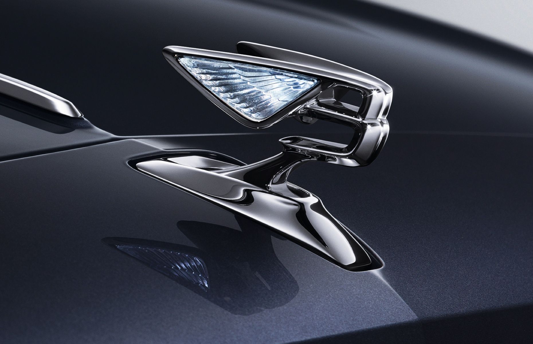 Bentley reveals gorgeous new retractable hood ornament for Flying