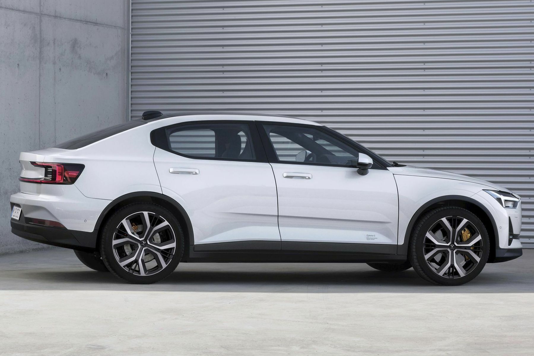 the-2020-polestar-2-will-get-a-performance-version-driving