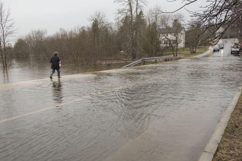 New Brunswick flooding recedes slightly; TransCanada Highway reopening