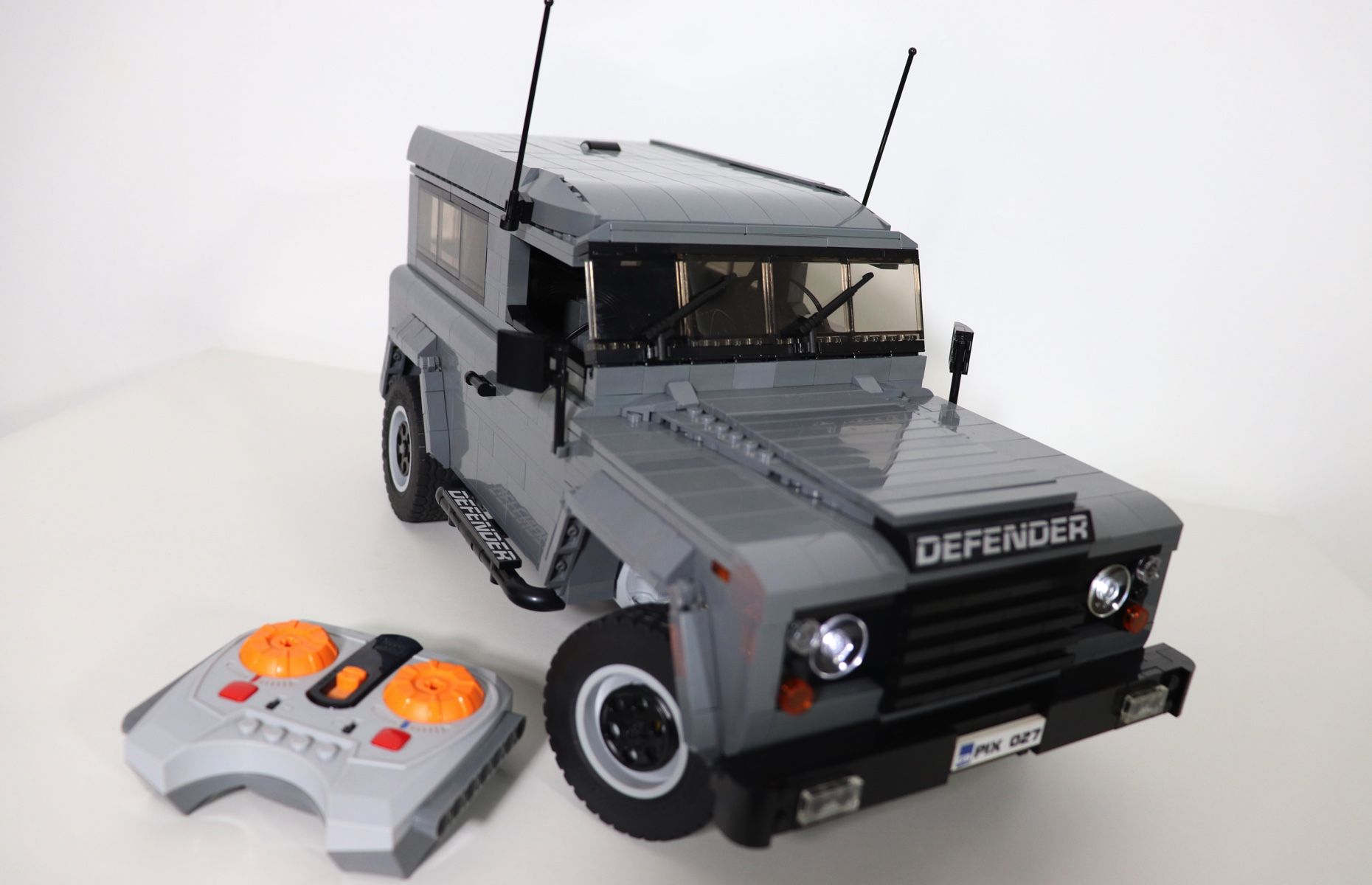 You know you want this remote-controlled Lego Land Rover Defender