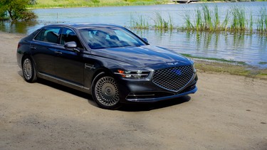 2020 Genesis G90