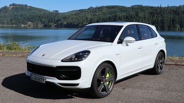 2020 Porsche Cayenne Turbo S E-Hybrid