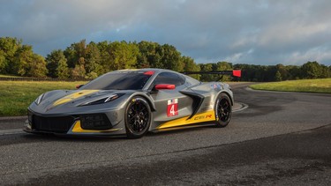 Chevy hints C8 R’s naturally aspirated DOHC V8 will also power a street-legal Vette