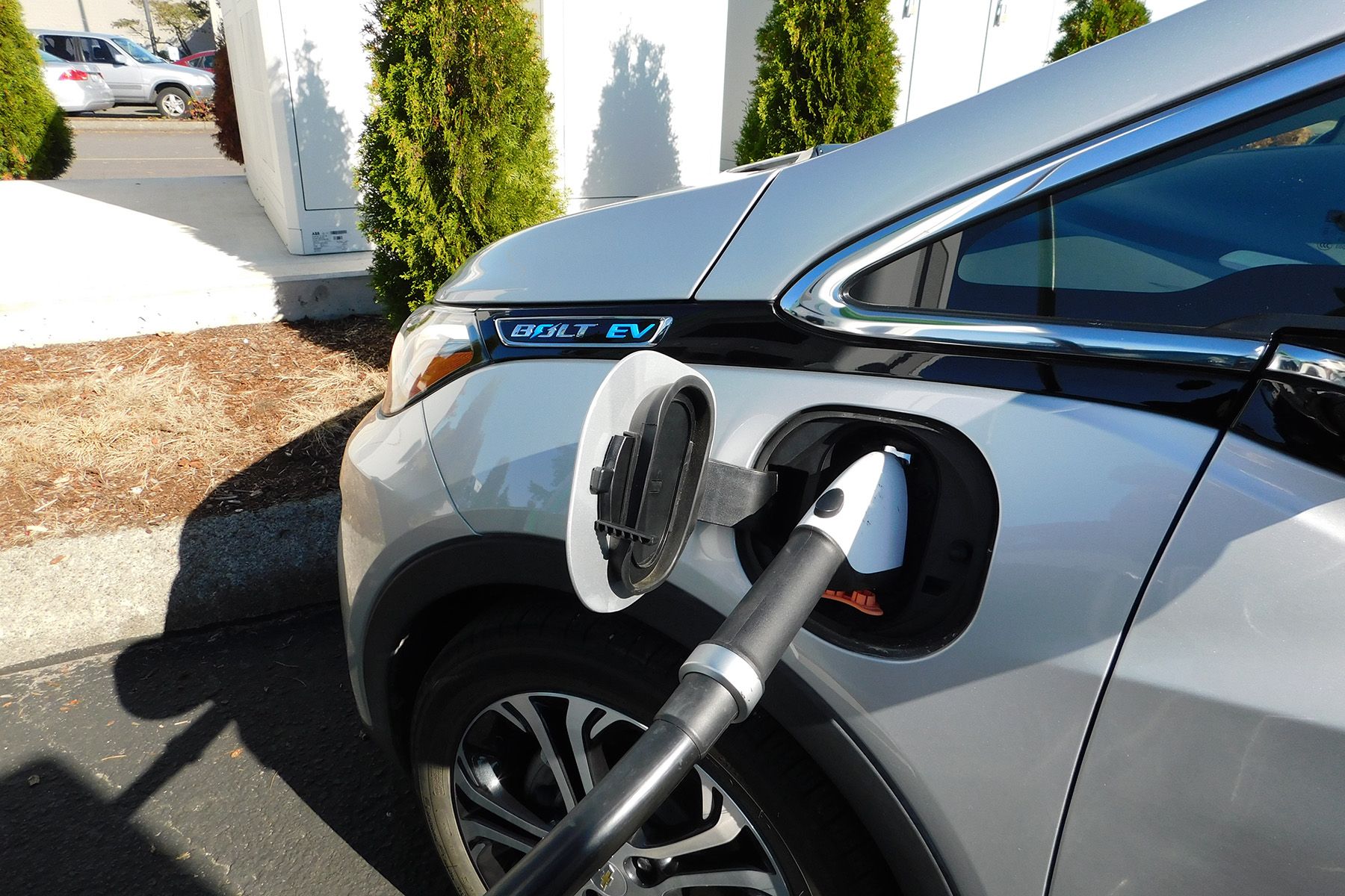 Ontario Power Generation, Hydro One create Ivy electric vehicle